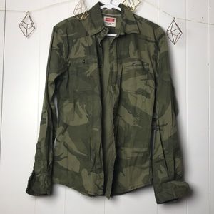 Camo button up/ flannel